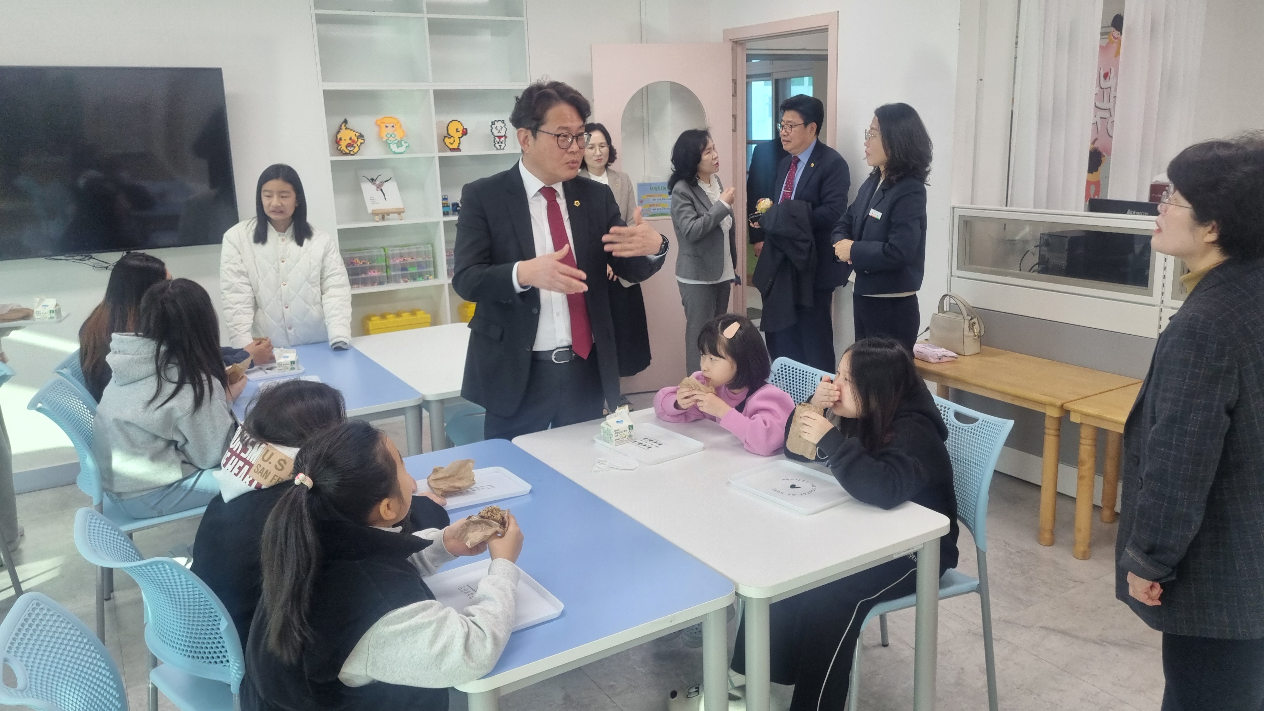 교육위원회, 제424회 임시회 현장방문(덕벌초등학교)	 - 6