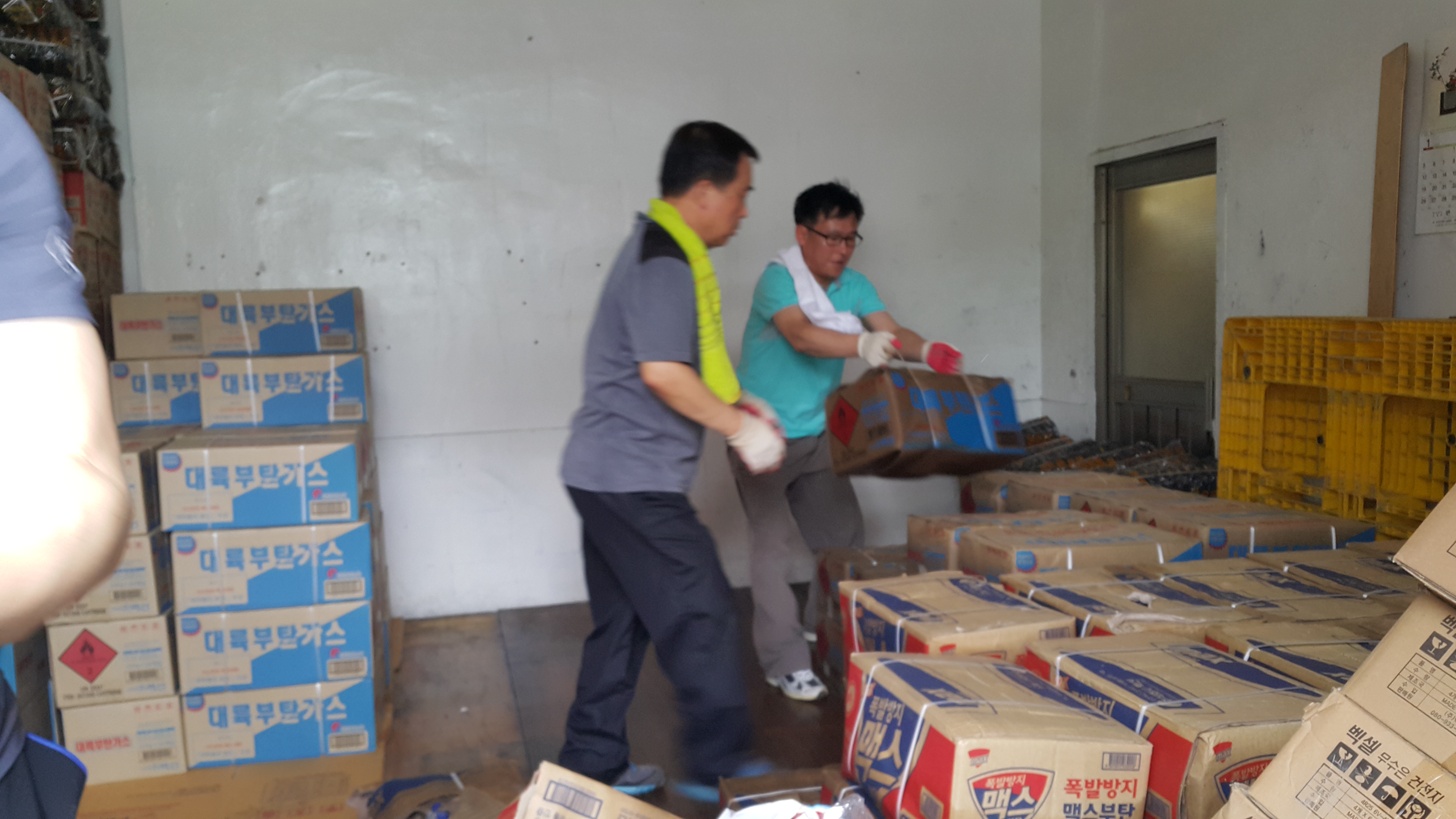 충북도의회, 폭우 피해지역에 봉사의 손길 펼쳐 - 3