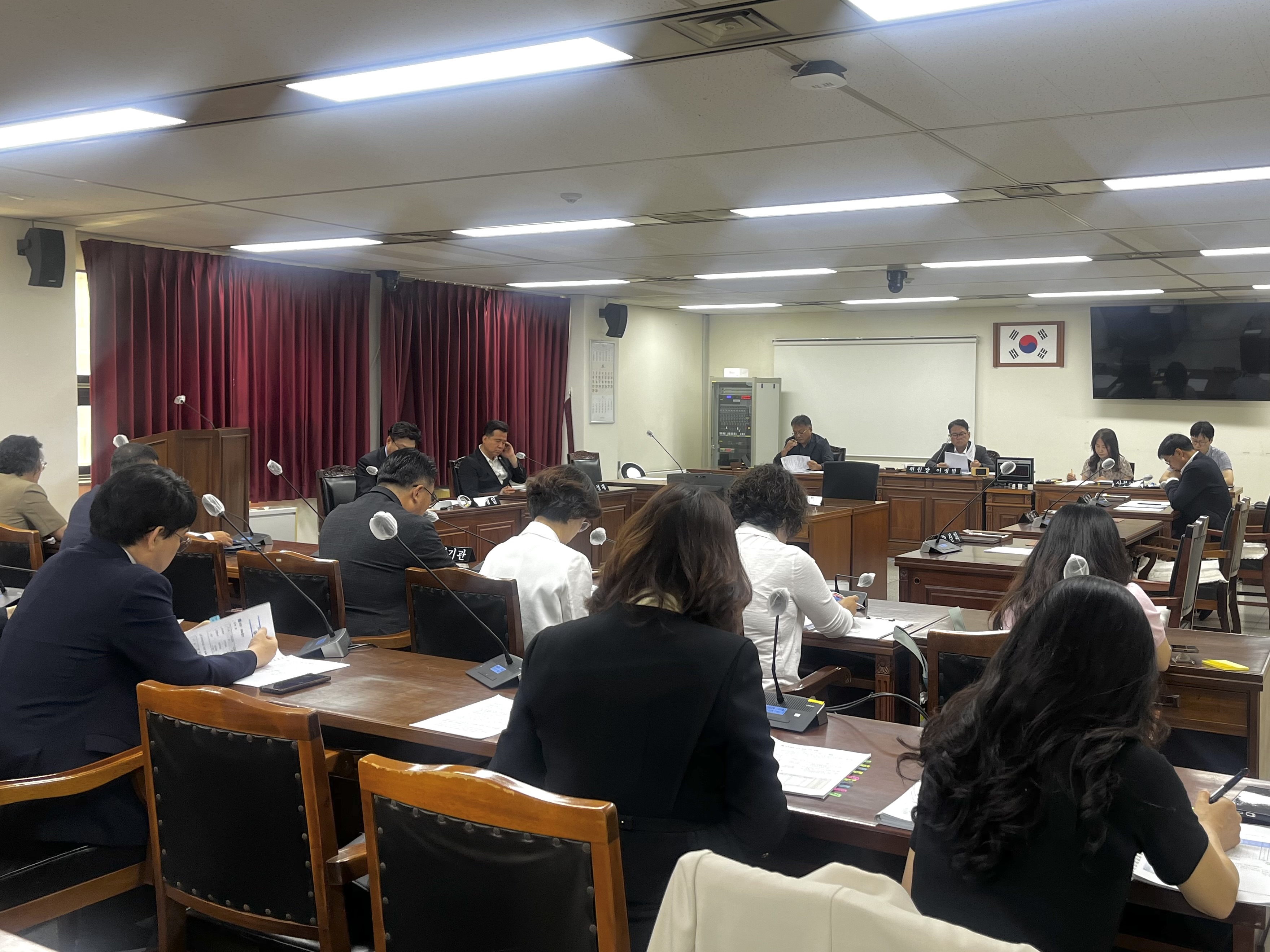 제426회 정례회 정례 간담회(재정복지과 등 5개 부서) 및 자체 간담회 - 2
