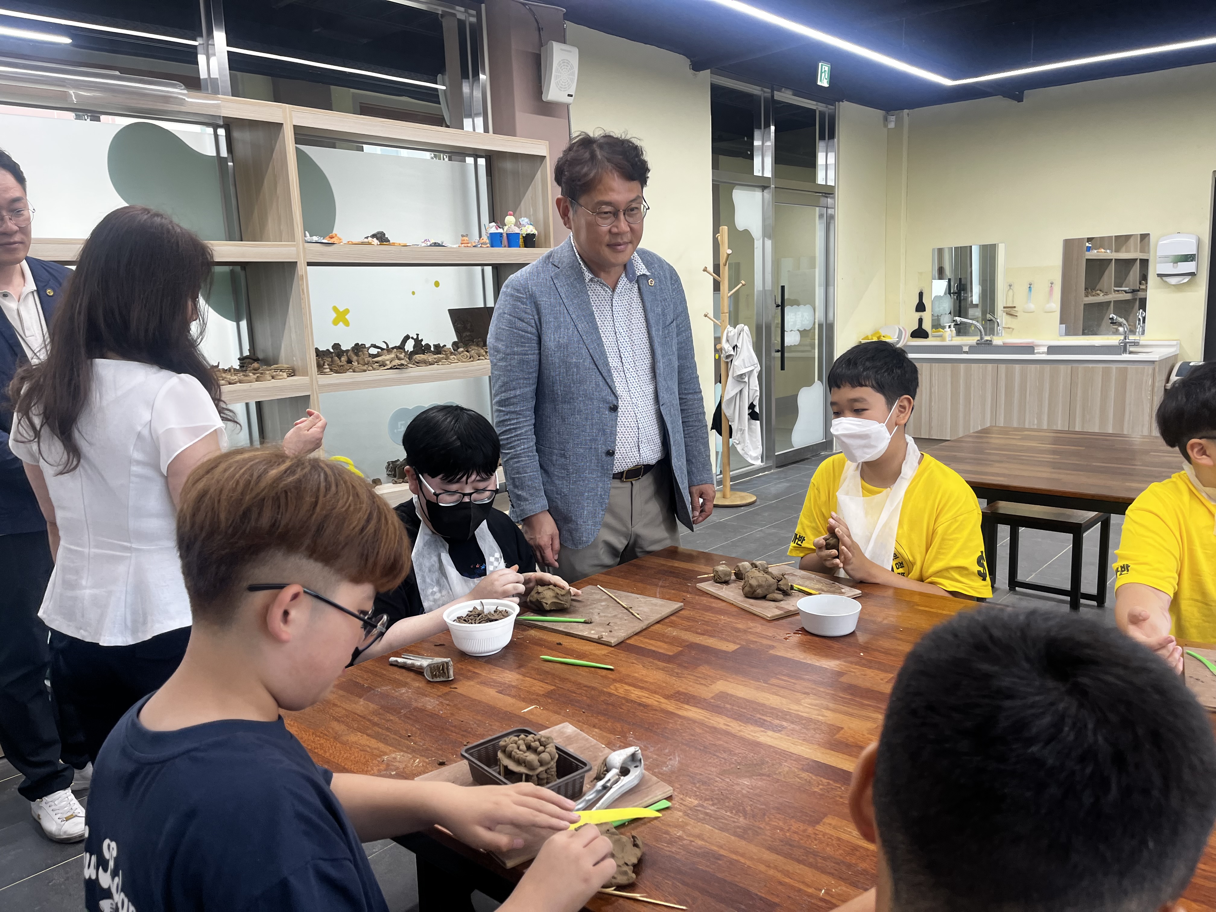 이정범 위원장, 충주지역 기관방문(주덕초등학교, 놀이교육지원센터놀샘터, 중원교육도서관, 충주미덕중학교) - 5