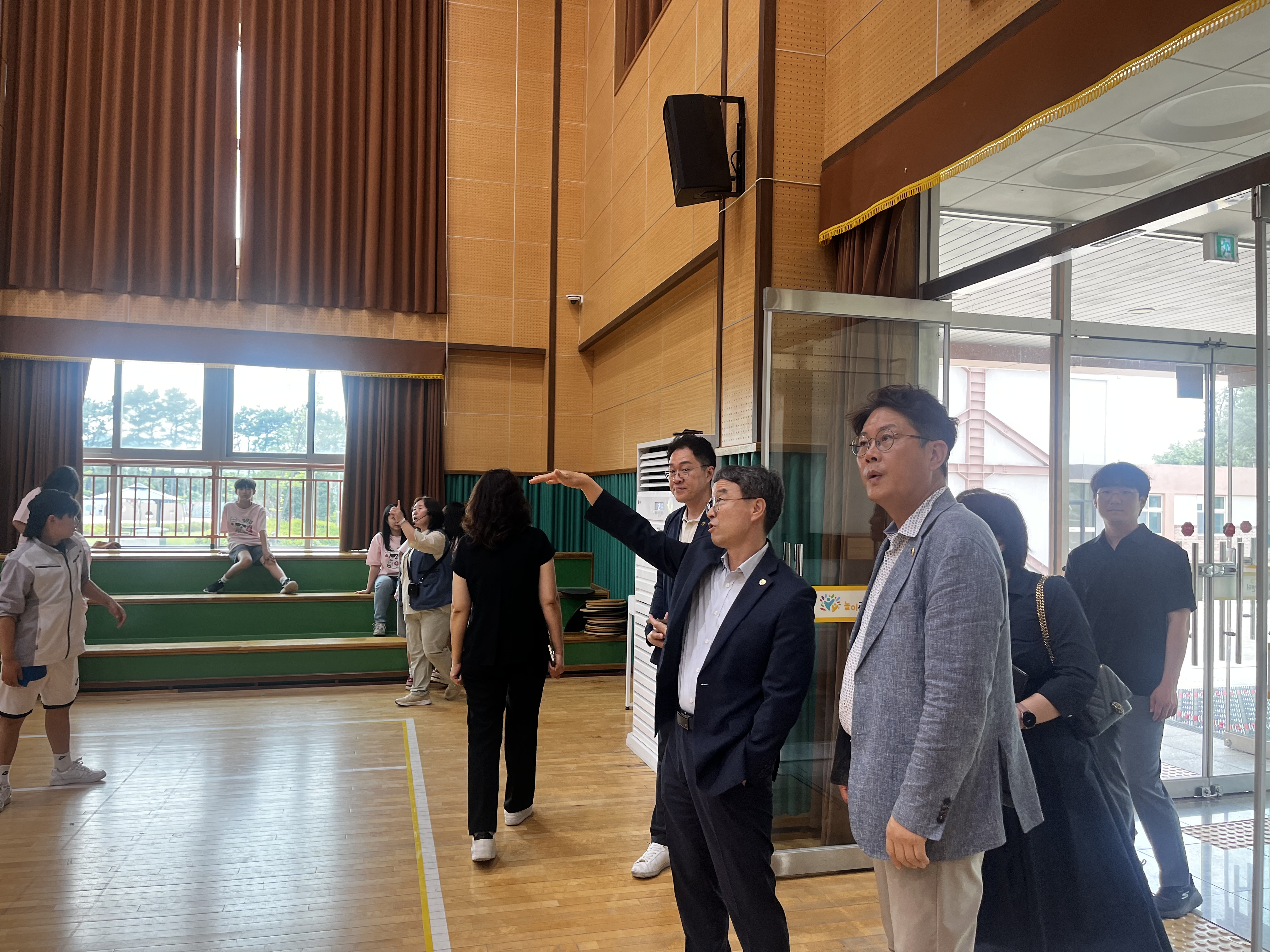 이정범 위원장, 충주지역 기관방문(주덕초등학교, 놀이교육지원센터놀샘터, 중원교육도서관, 충주미덕중학교) - 8