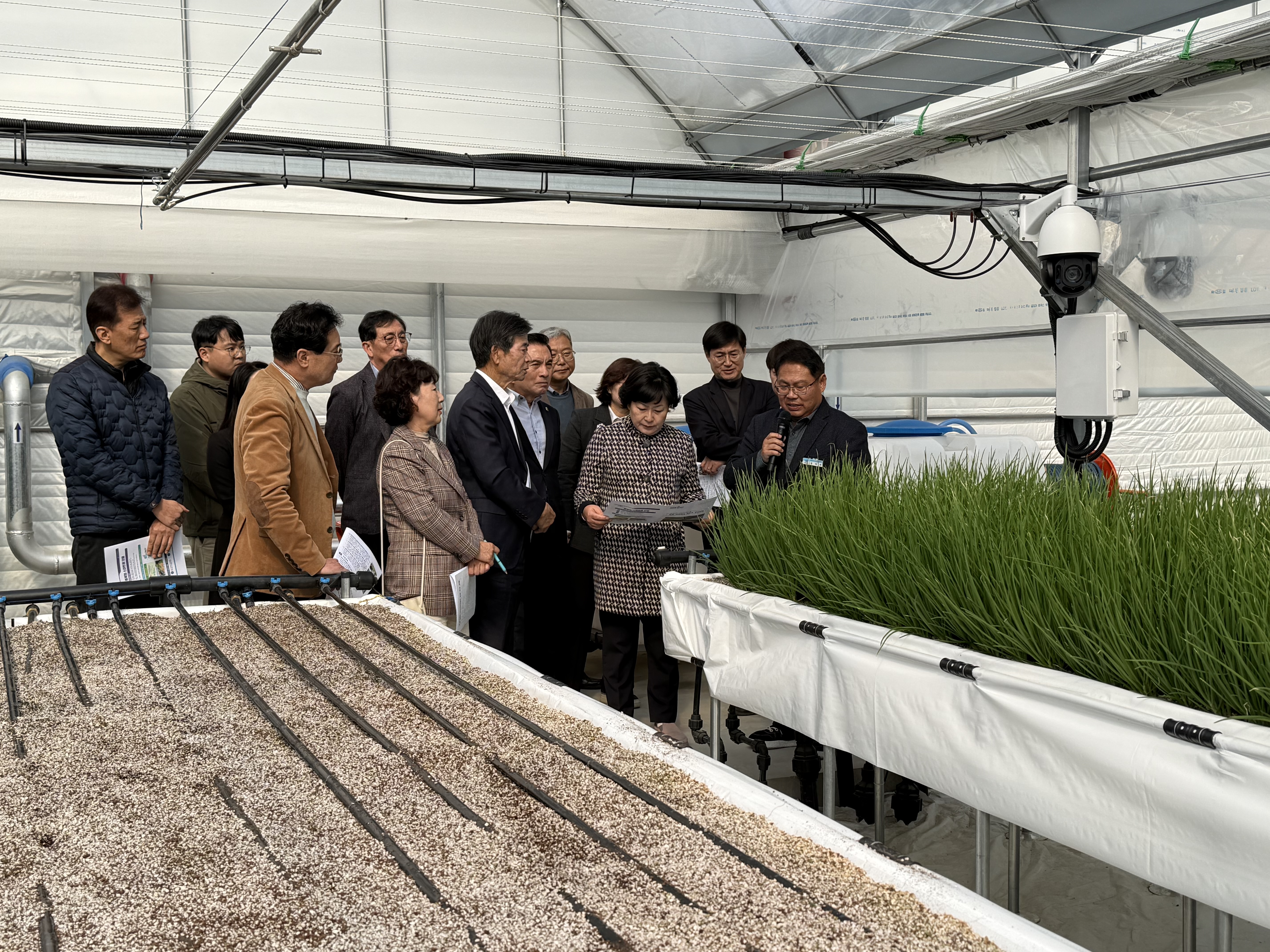 '도의회 산업경제위원회 현장중심 의정활동 강화' 게시글의 사진(2) '251104 산업경제위, 청주오스코 등 주요 현장 점검1.jpg'