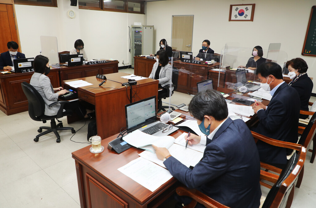 충북도의회 산업경제위, 394회 임시회 1차 위원회 개의 - 1